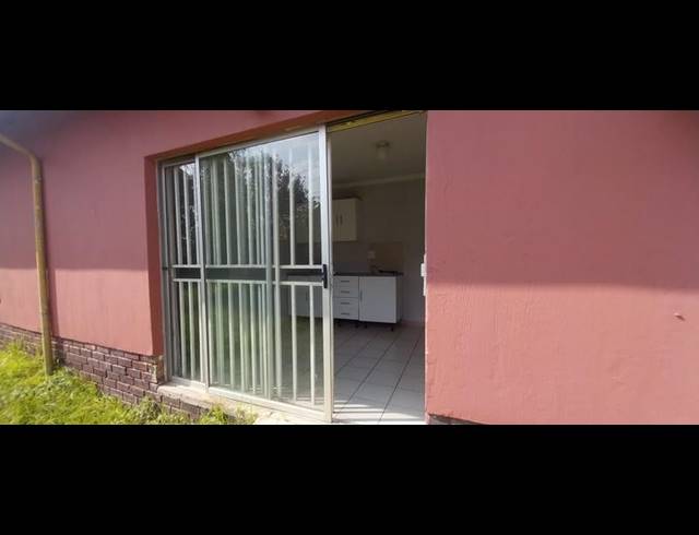 5 BEDROOM HOUSE FOR SALE IN SIMMERFIELD